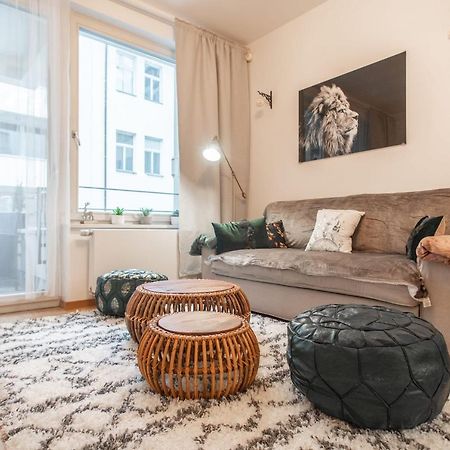 Apartment With Balcony Praha Bagian luar foto