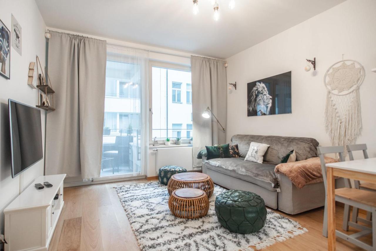 Apartment With Balcony Praha Bagian luar foto